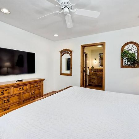 Great Group Retreat! Hacienda Decor, Spacious Floor Plan, Private Backyard Carlsbad Exterior photo