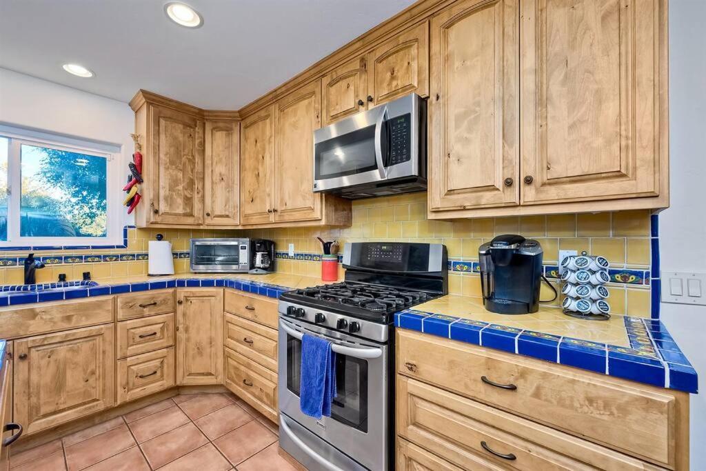 Great Group Retreat! Hacienda Decor, Spacious Floor Plan, Private Backyard Carlsbad Exterior photo