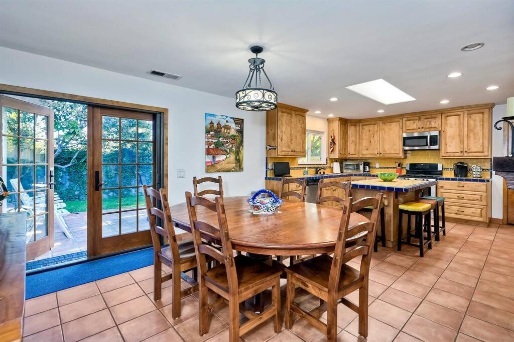 Great Group Retreat! Hacienda Decor, Spacious Floor Plan, Private Backyard Carlsbad Exterior photo